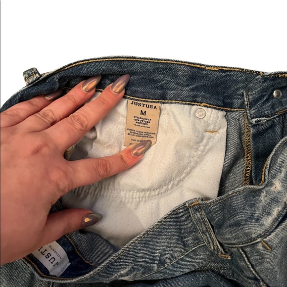 JUST USA DISTRESSED JEAN SHORTS - Picture 3 of 3